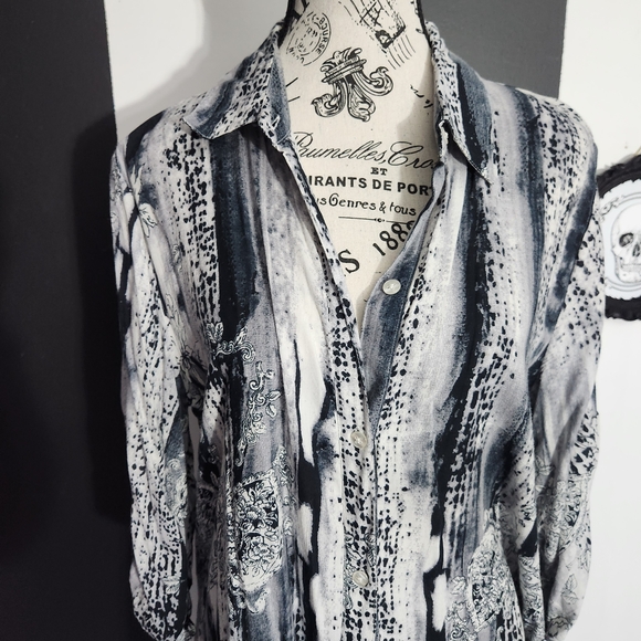 Abstract Duster - Picture 3 of 9